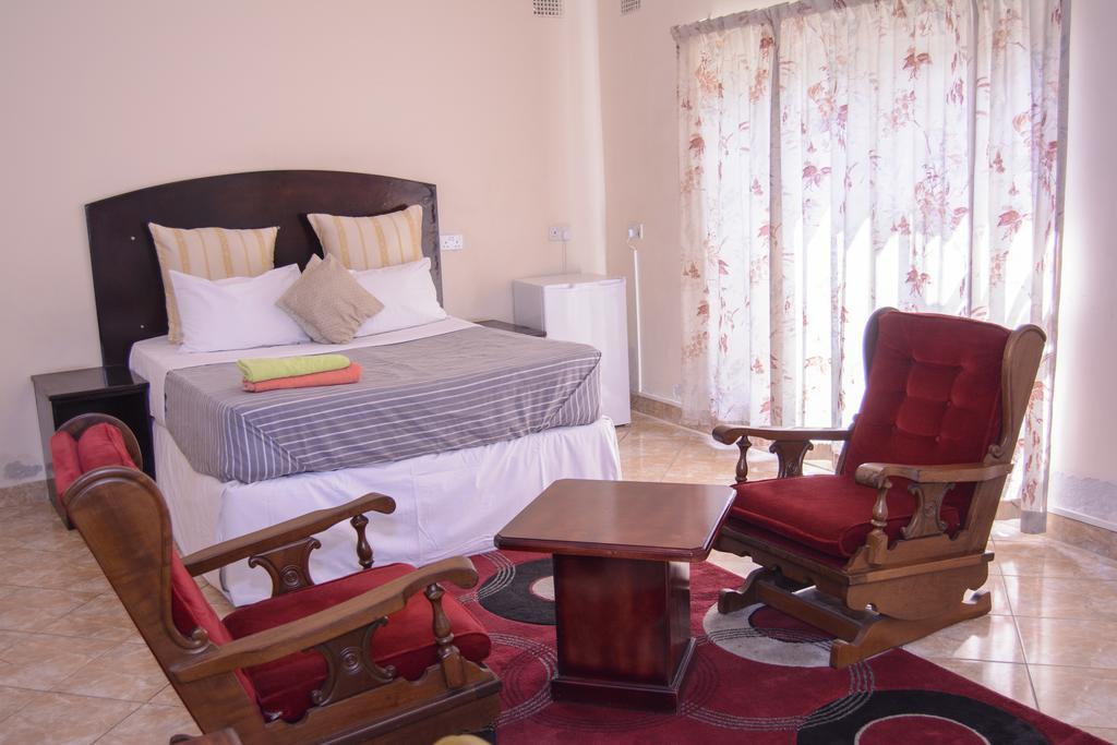The Palace Guest House 哈拉雷 外观 照片