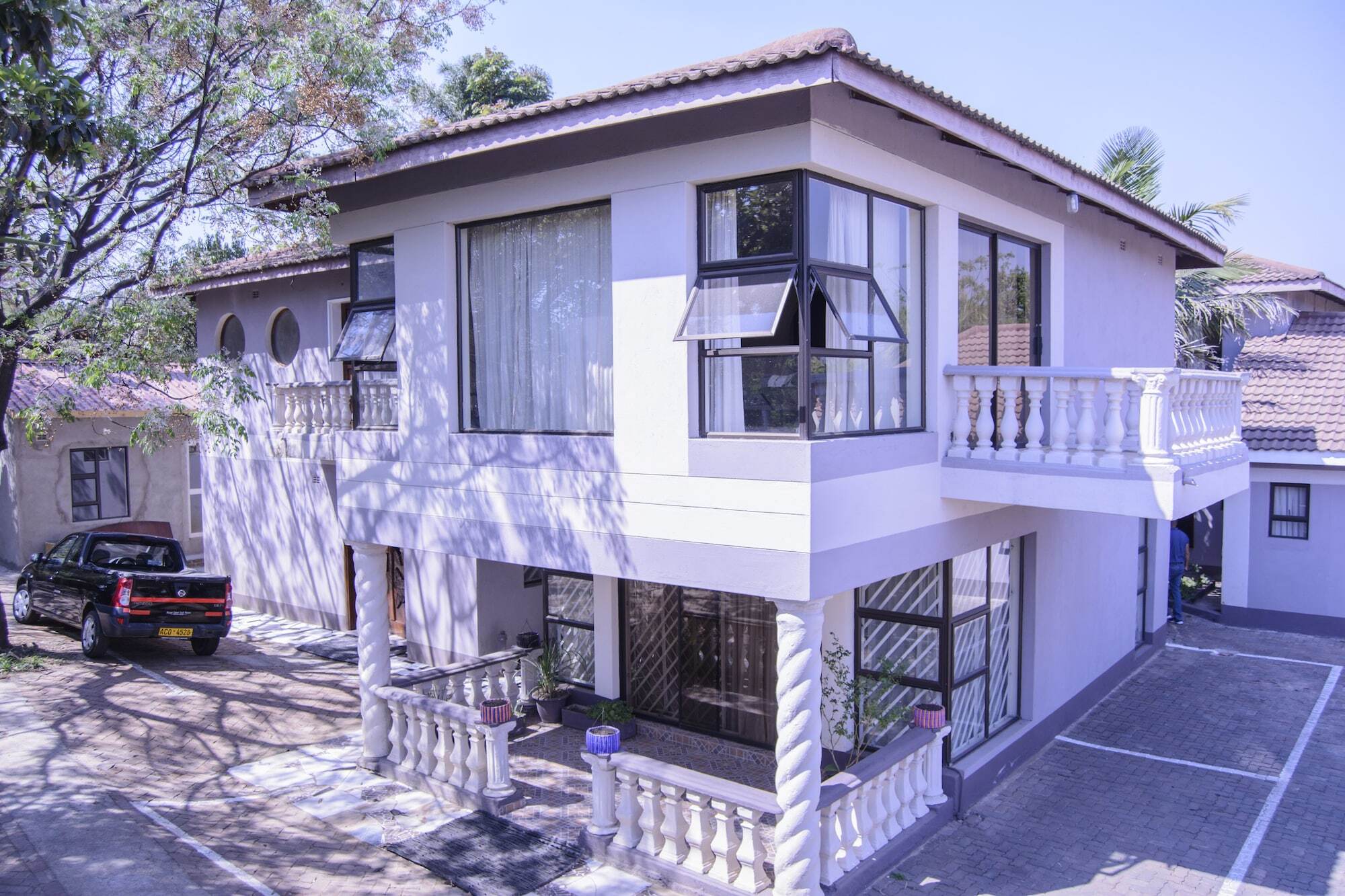 The Palace Guest House 哈拉雷 外观 照片